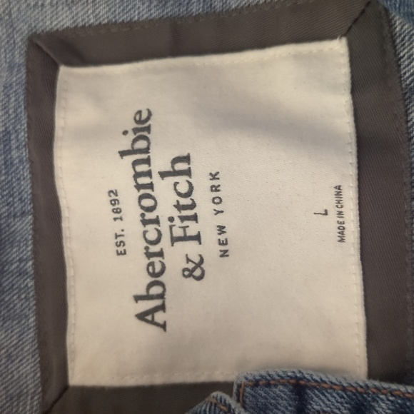 Abercrombie vest - Picture 2 of 4